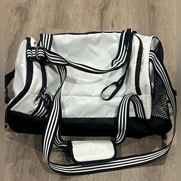 Adidas Three Stripe Life Classic Duffle Travel Bag Soccer Golf Shoe Compartment - Picture 5 of 8